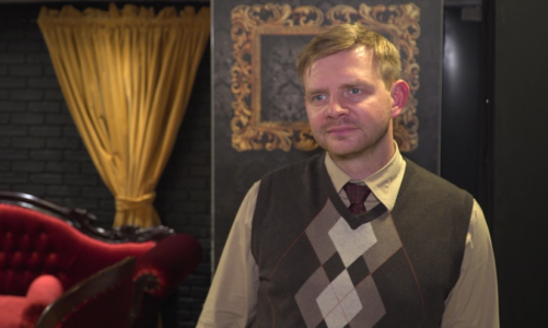 Rafał Zawierucha: Cieszę się, że poprzez sztukę „Matka” jestem przekaźnikiem twórczości Witkacego. To jest niezwykle barwny materiał