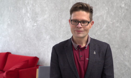 Do pozostawania w mało interesującej pracy pieniądze motywują krótkoterminowo. W końcu dojdzie do wypalenia zawodowego