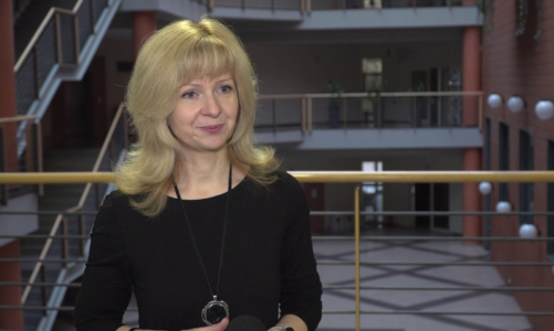 Neuralink będzie sterował protezami za pomocą myśli oraz pozwoli na inny sposób odbierania muzyki i filmów. Przyszłością może być połączenie mózgu z chmurą