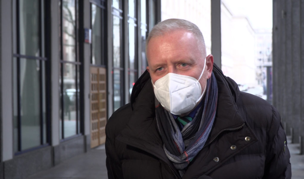 Prawie 450 tys. seniorów 80+ zarejestrowanych na szczepienia przeciw COVID-19. Wciąż duża grupa społeczeństwa jest nastawiona sceptycznie