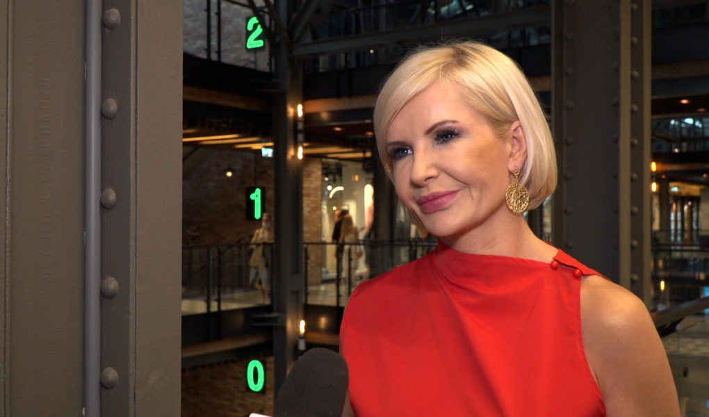 Joanna Racewicz: Wszyscy jesteśmy spragnieni kontaktu z drugim człowiekiem i spojrzenia sobie w oczy. Ale mam wrażenie, że wszystko jest za szybko i zbyt odważnie