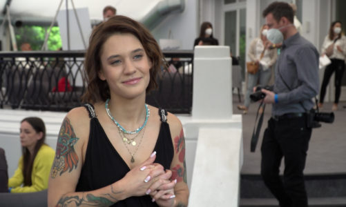 Aleksandra Sworowska: Mam doświadczenie po drugiej stronie kamery, więc na planie zdjęciowym czuję się dosyć komfortowo. W „One Night Squad” bardziej wspierałam uczestników, aniżeli ich ganiłam