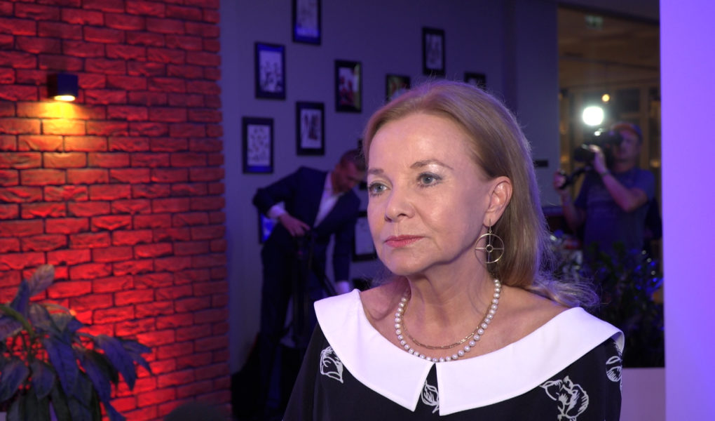 Laura Łącz: Na imprezach można wielokrotnie pokazywać się w tych samych strojach i butach. Nadmierny konsumpcjonizm sprzyja problemom ekologicznym