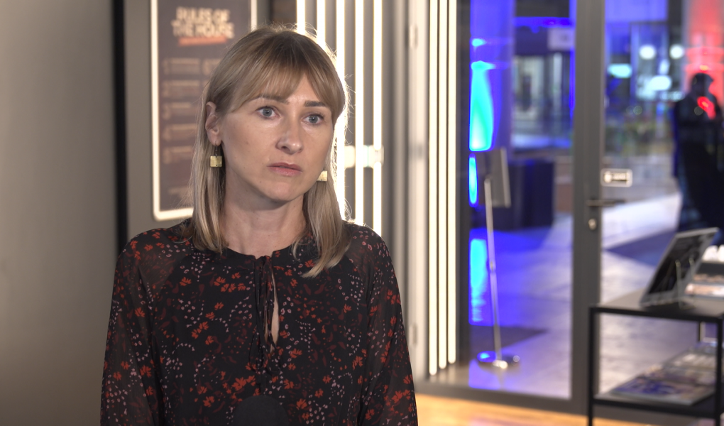 Hybrydowa formuła może zdominować rynek konferencji i spotkań również po pandemii. Do nowych realiów przekonali się zarówno organizatorzy, jak i dziennikarze
