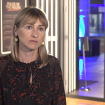 Hybrydowa formuła może zdominować rynek konferencji i spotkań również po pandemii. Do nowych realiów przekonali się zarówno organizatorzy, jak i dziennikarze