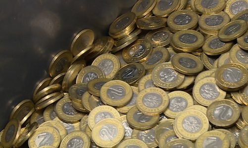 Pandemia skłania Polaków do oszczędzania. Ponad połowa czuje się zabezpieczona finansowo [DEPESZA]