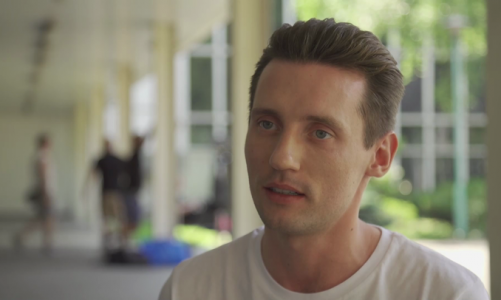 Krystian Pesta: Granie czarnych charakterów to dla mnie ciekawy i ekscytujący kąsek. Bardzo polubiłem postać Hosta Zeigera, którego gram w „Behawioryście”