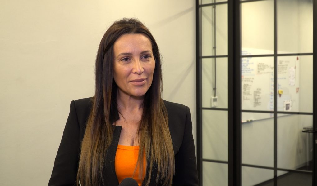 Lena Katlik w książce „Eldorado” demaskuje świat futbolu. „Młodzi piłkarze traktowani są jak produkty, a dopóki rodzice mają pieniądze, oni są na boisku”