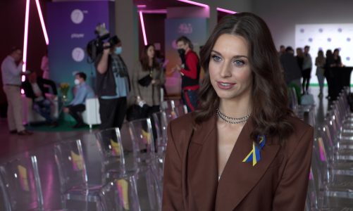 Julia Kamińska: Nie mam poczucia, że jako detektyw w „Mask Singer” jestem sztuczna. Zachwyca mnie poziom abstrakcji, który udaje się osiągnąć w tym programie