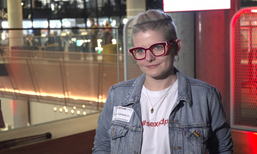 Młodzi ludzie coraz częściej mierzą się z przemocą seksualną. Internet daje nowe możliwości prześladowcom