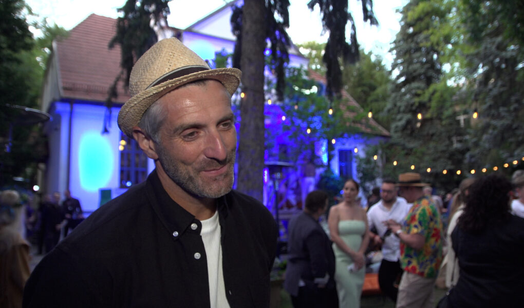 Maciej Dowbor: Mamy dom w Hiszpanii i tam odpoczywamy, ale na co dzień mieszkamy w Polsce. Tu pracujemy, płacimy podatki, a nasze córki chodzą do szkoły