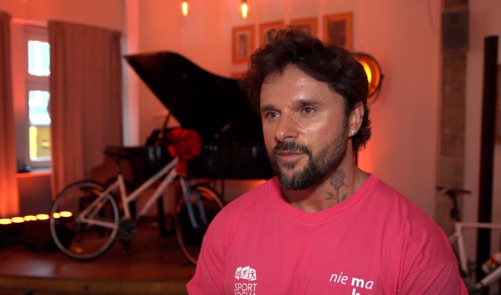 Qczaj: Kiedyś na każde wyjście musiałem kupić sobie coś nowego. Teraz już nie chcę kupować kolejnych garniturów, by potem wyrzucać je na śmietnik