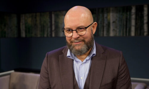 Szymon Bobrowski: W swoim życiu miałem różne sytuacje: straciłem i zyskałem, porzuciłem i zostałem porzucony. Grając w spektaklach, bazuję więc na swoich przemyśleniach